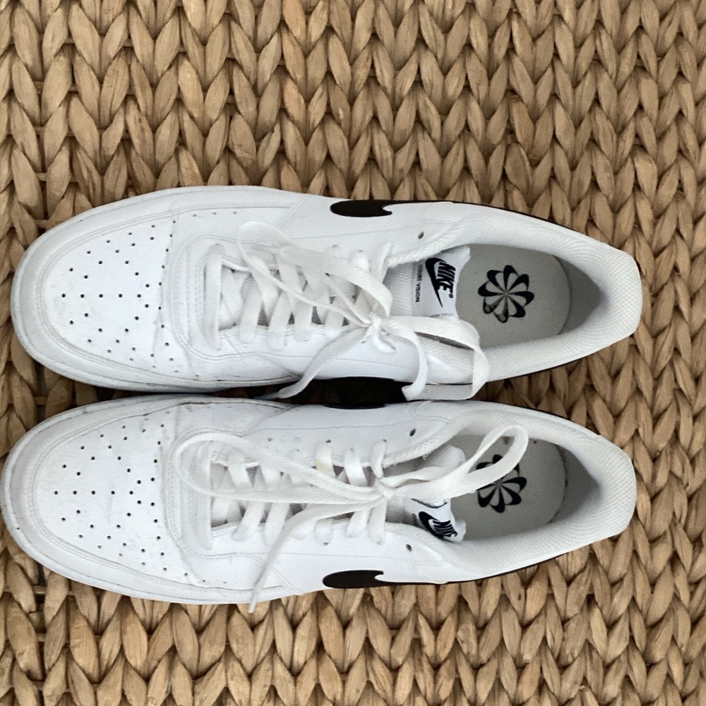Nike White and Black Casual Sneakers